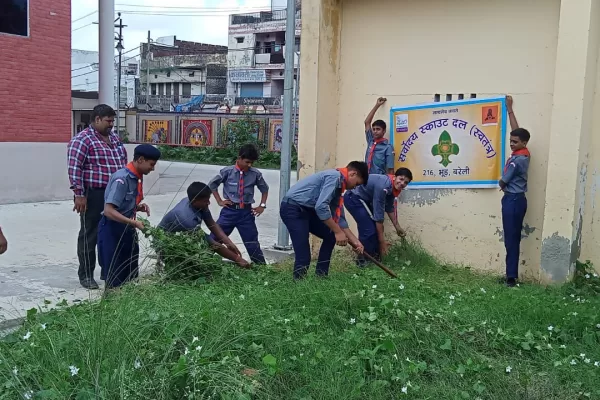 गुरु पूर्णिमा पर सर्वोदय स्काउट्स ने चलाया स्वच्छता अभियान, मद्य निषेध पर हुई संगोष्ठी