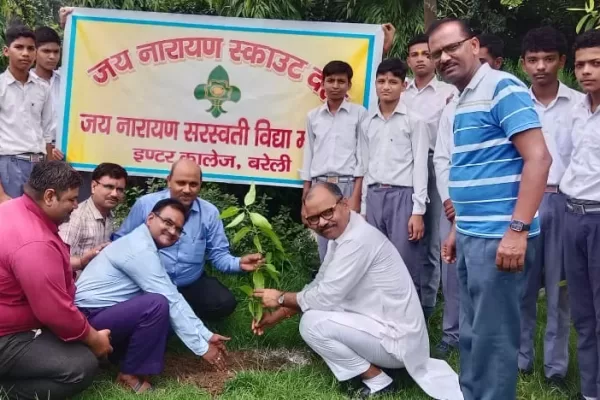 विश्व जनसंख्या दिवस, #जयनारायण में वृक्षारोपण, प्रिंसिपल बोले- धरती का श्रृंगार, #पेड़. #बरेली, जयनारायण इण्टर कॉलेज,