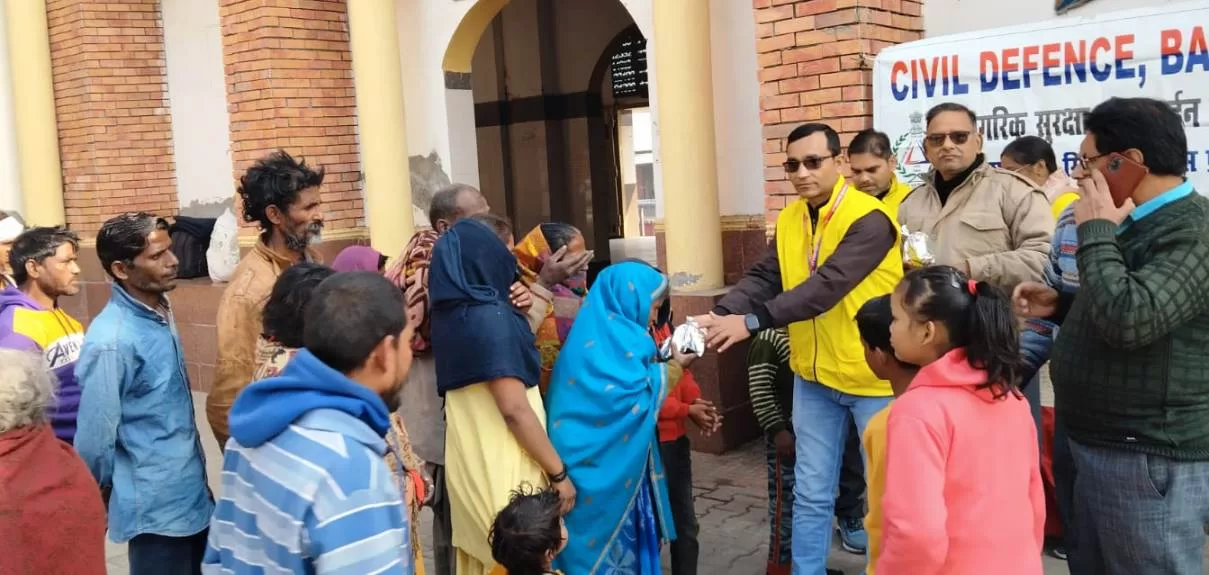 Bareilly: Food distributed in memory of martyrs of Kakori train action