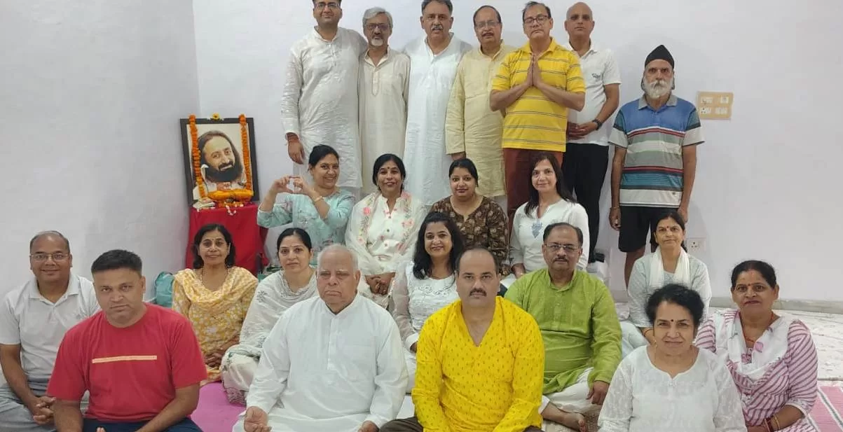 बरेली, श्रीश्री रविशंकर, सुदर्शन क्रिया, Sri Sri Ravi Shankar's 69th birthday, Bareilly, Sudarshan Kriya,