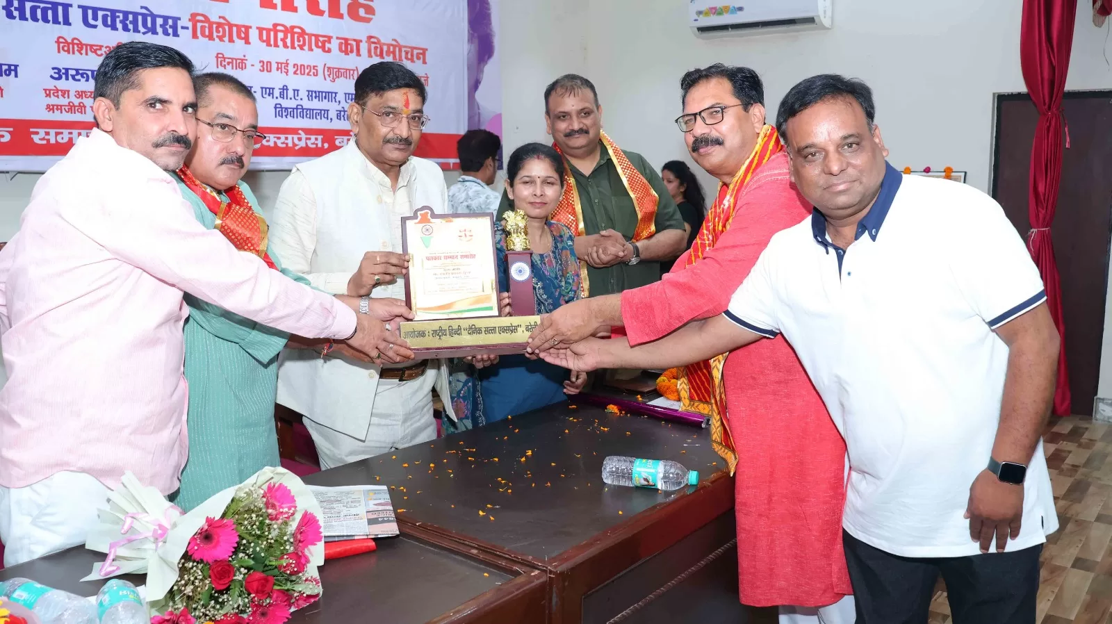 State Information Commissioner honored journalists on Hindi Journalism Day