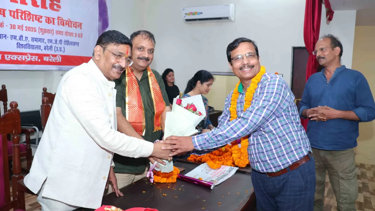 State Information Commissioner honored journalists on Hindi Journalism Day