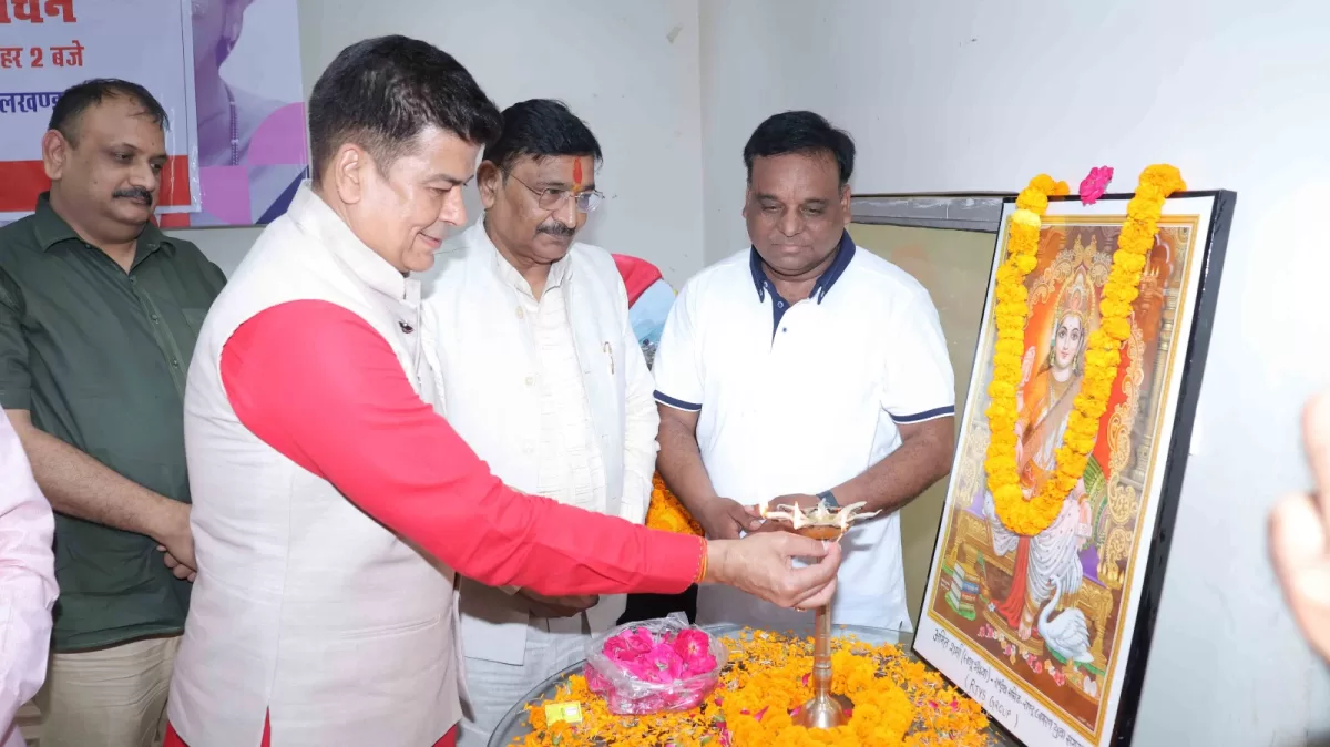 State Information Commissioner honored journalists on Hindi Journalism Day