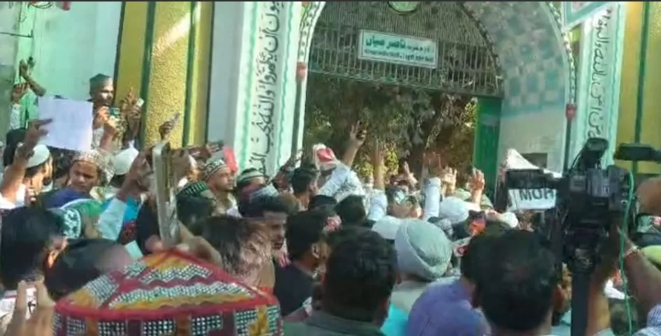 #Bareilly, #बरेली, जुमे की नमाज के बाद बबाल, पथराव, #लाठीचार्ज,