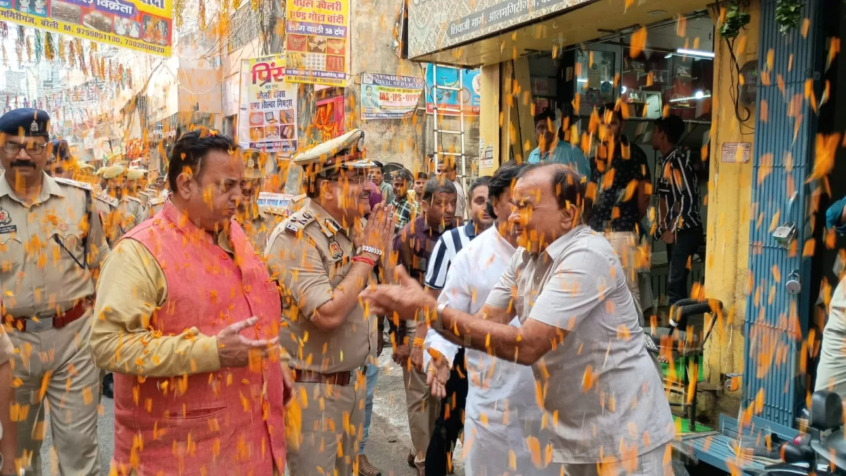 BareillyNews, बरेली, धनतेरस,दीपावली, बरेली पुलिस,रूट मार्च, BareillyLive,