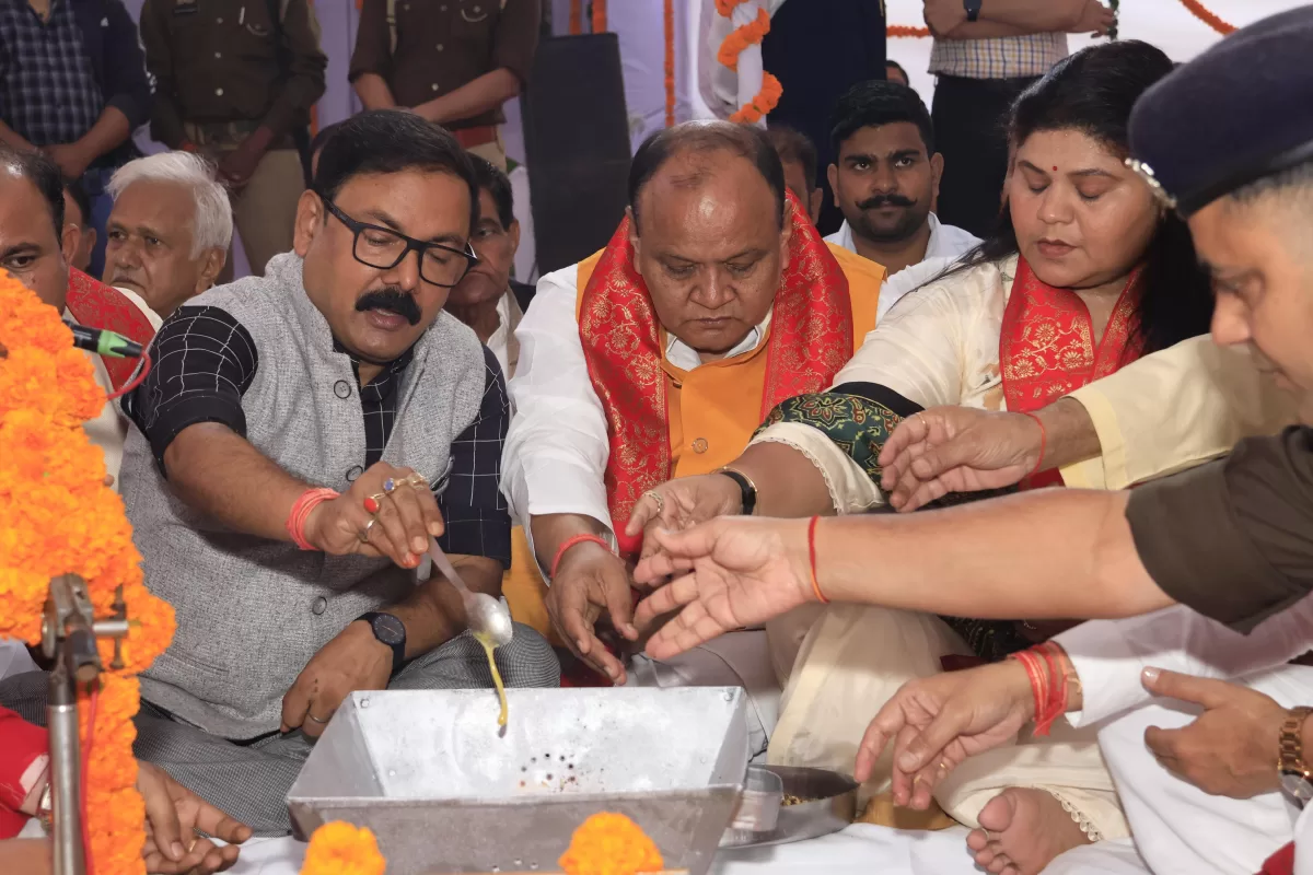 MP, महापौर, जिला पंचायत अध्यक्ष, DM,रामगंगा चौबारी मेला का शुभारम्भ, बरेली,BareillyLive,