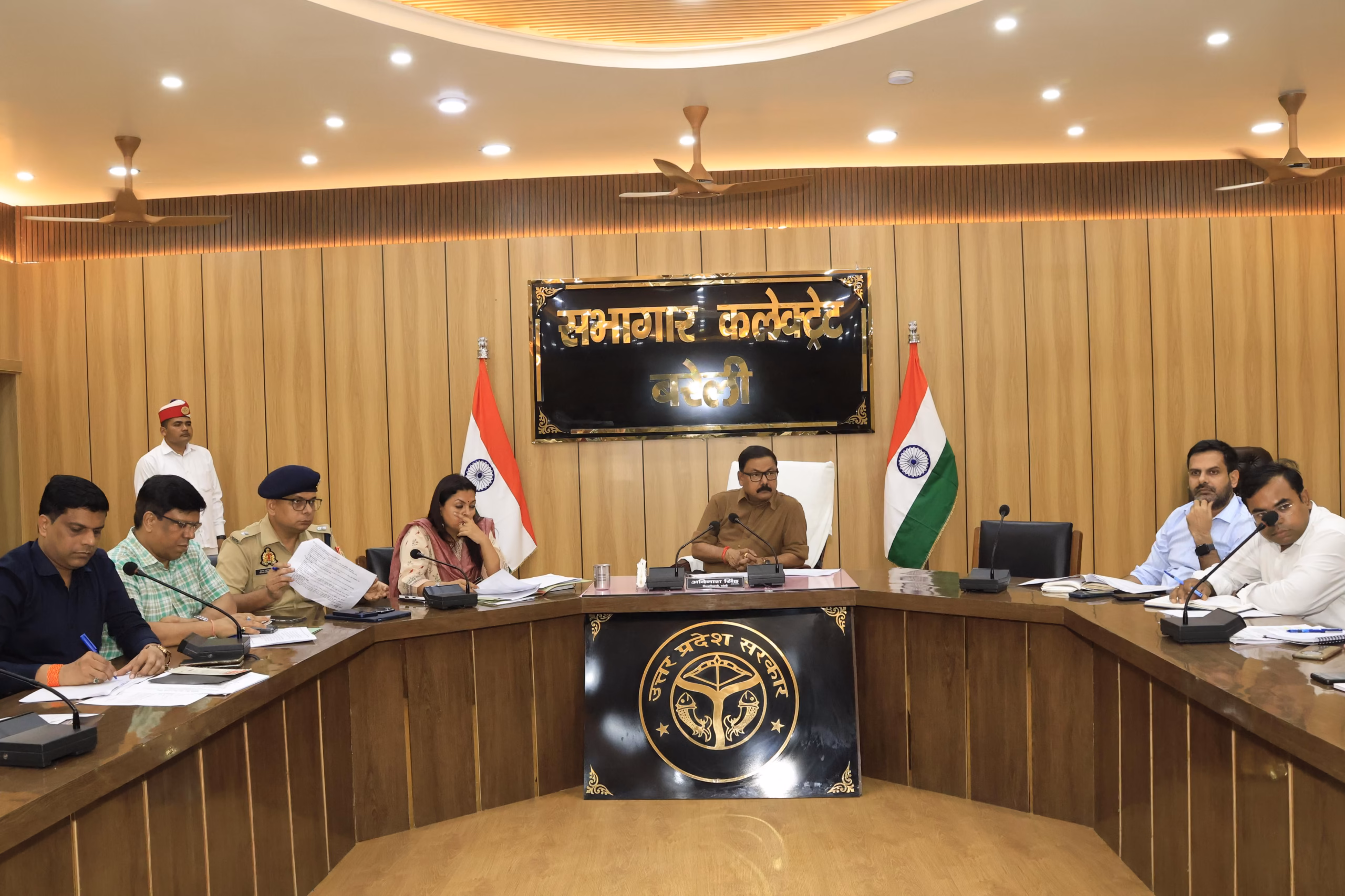 जिलाधिकारी ने हर घर तिरंगा कार्यक्रम