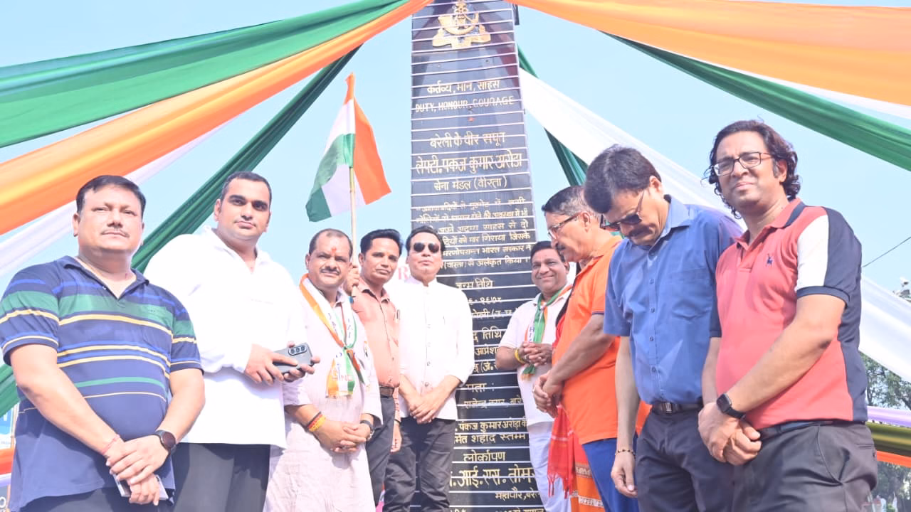 भारत रक्षा पर्व के तहत दैनिक जागरण द्वारा आयोजित तिरंगा यात्रा