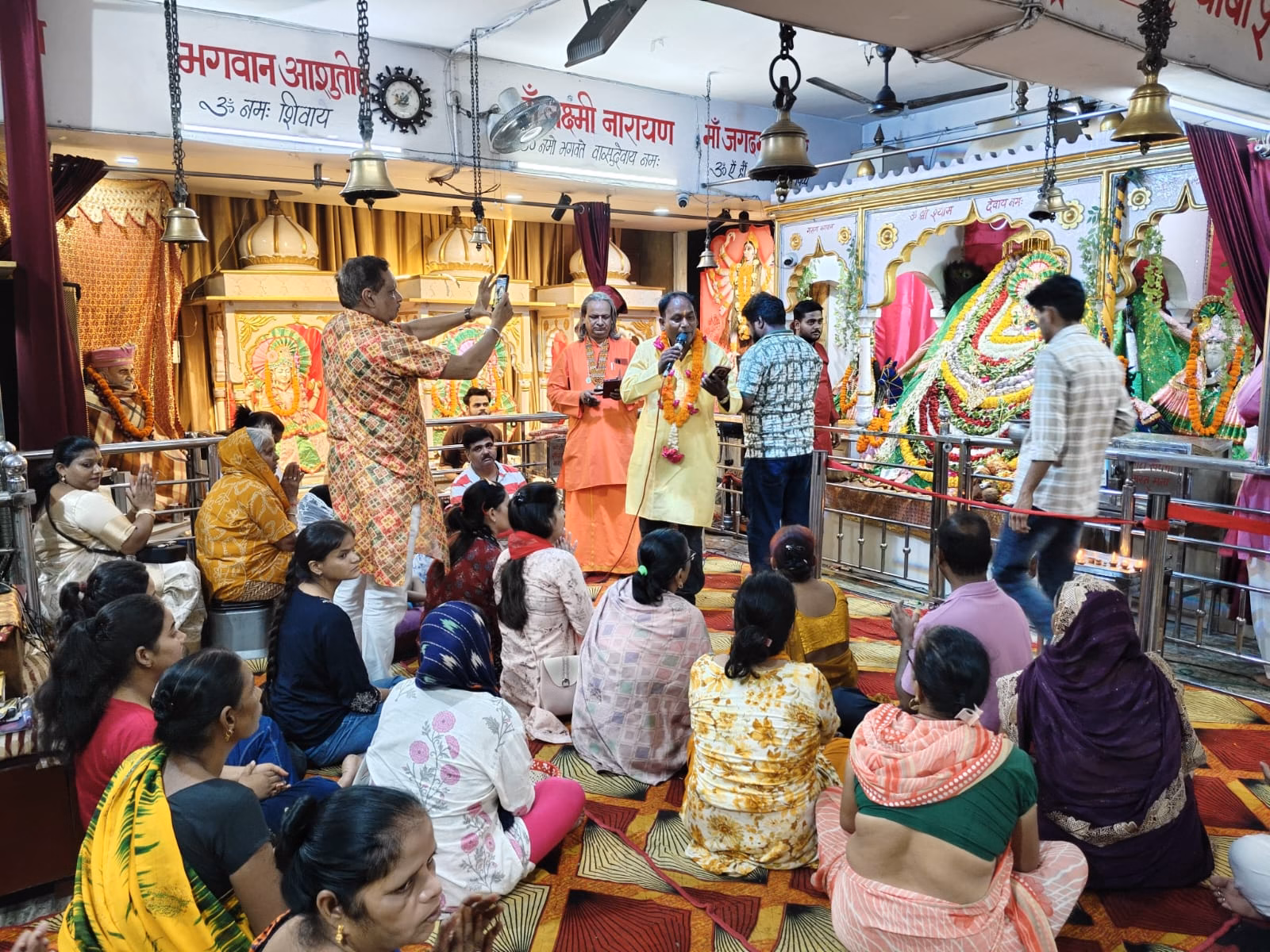bareilly-papankusha-ekadashi-baba-shyam-shringar-bhajan-sandhya